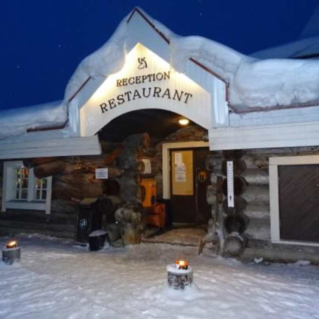 Kakslauttanen Arctic resort Reception